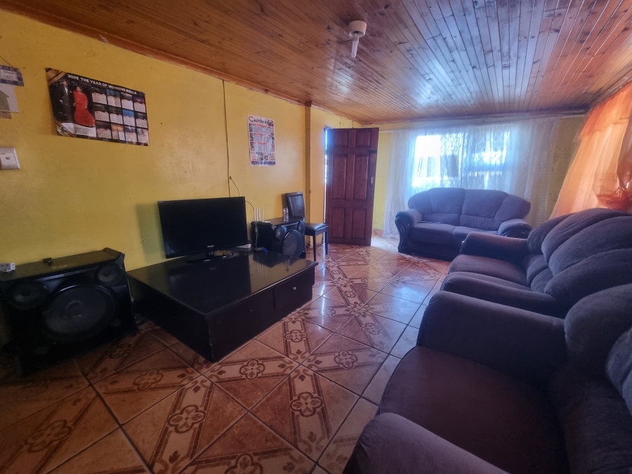 4 Bedroom Property for Sale in Kwanonqaba Western Cape